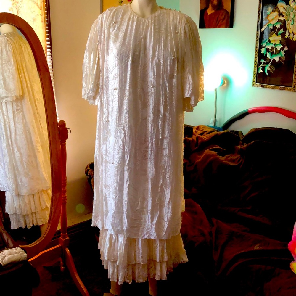 white, ruffled style